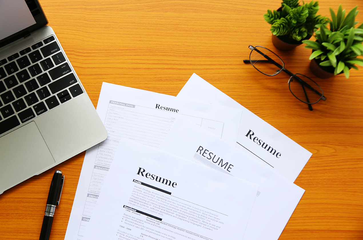 Resumes on wood table